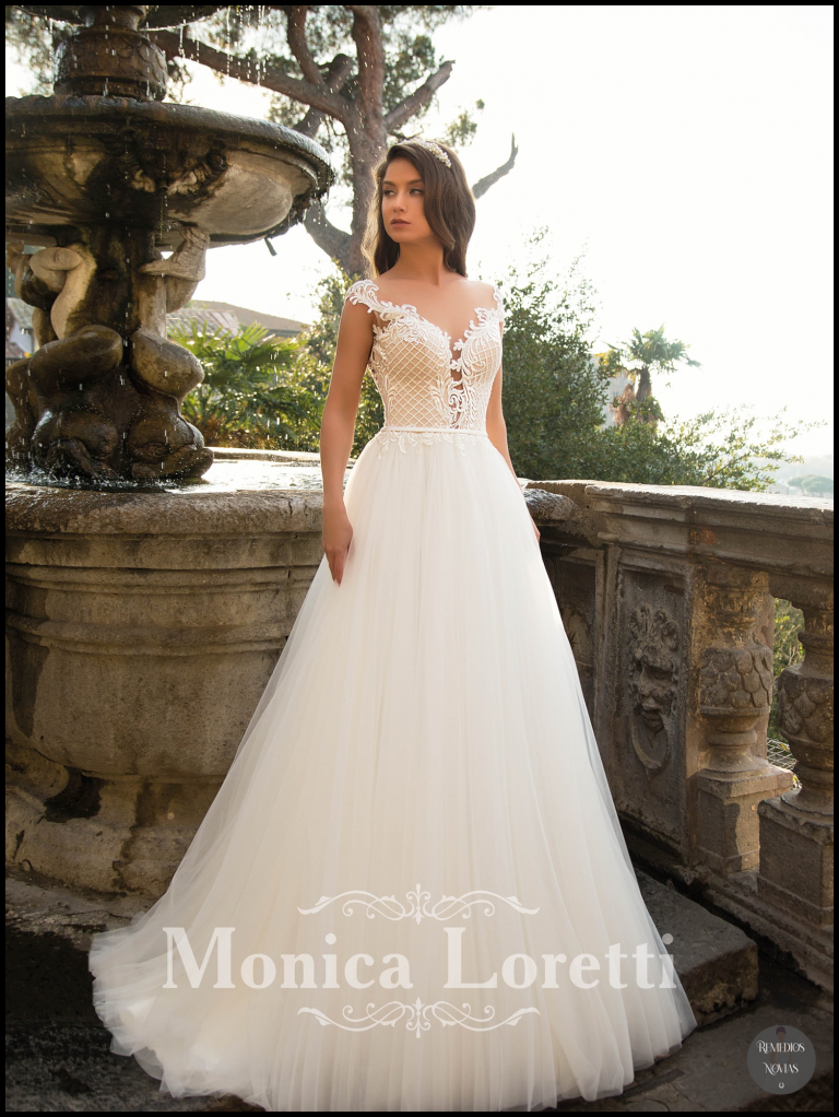 Vestido de novia Monica Loretti con encajes económico