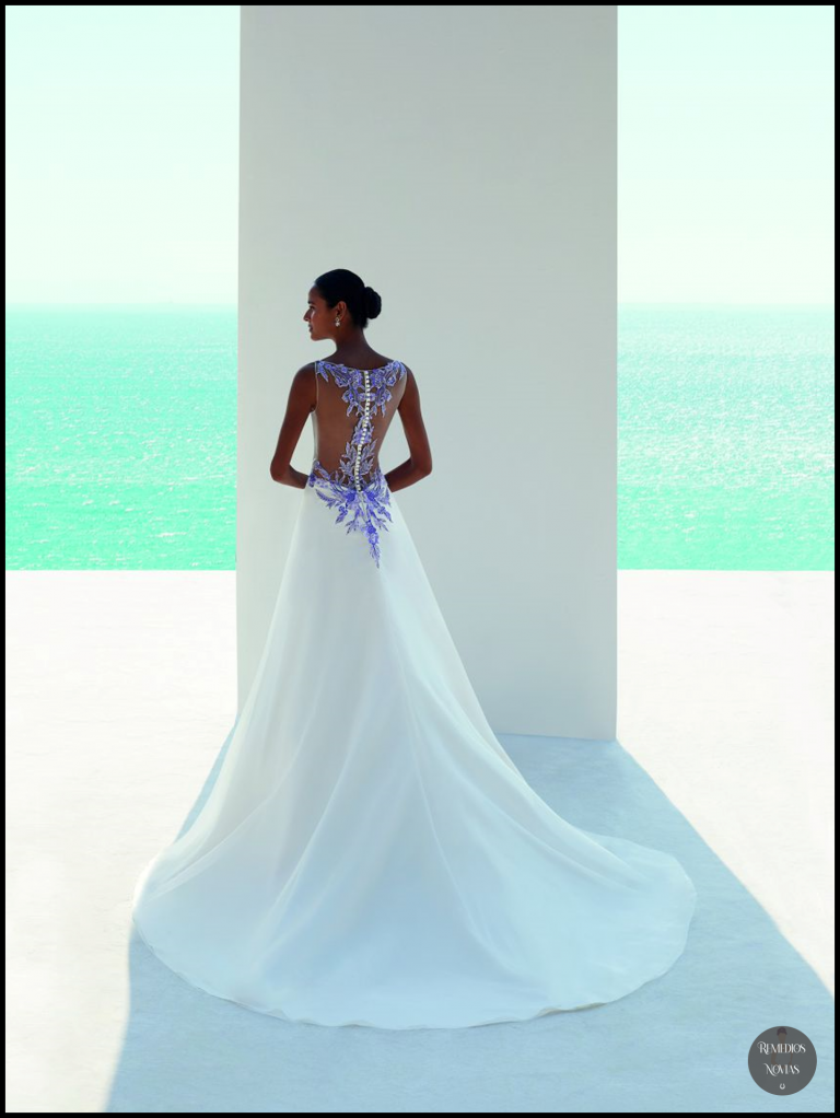 Vestido de novia Oreasposa Color Lila Malaga espalda encaje