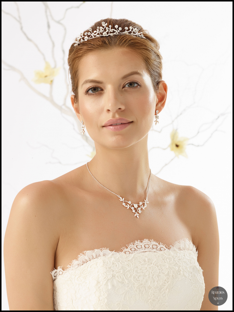 Complementos de joyas D44 con corona en málaga para novias