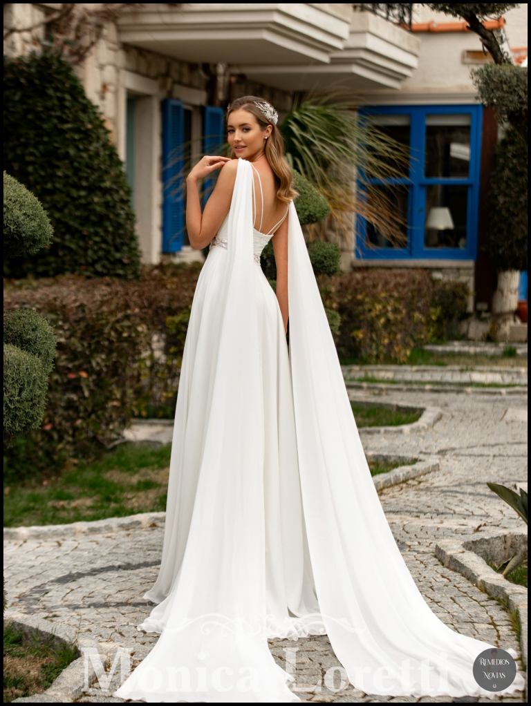 Vestido novia Monica Loretti 8203 colección nueva en Málaga con capa