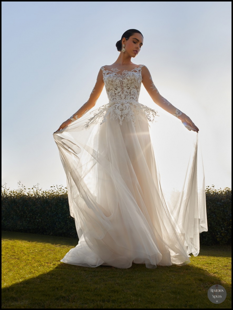 Vestido de novia Cosmobella exclusivo Málaga 2023 8125