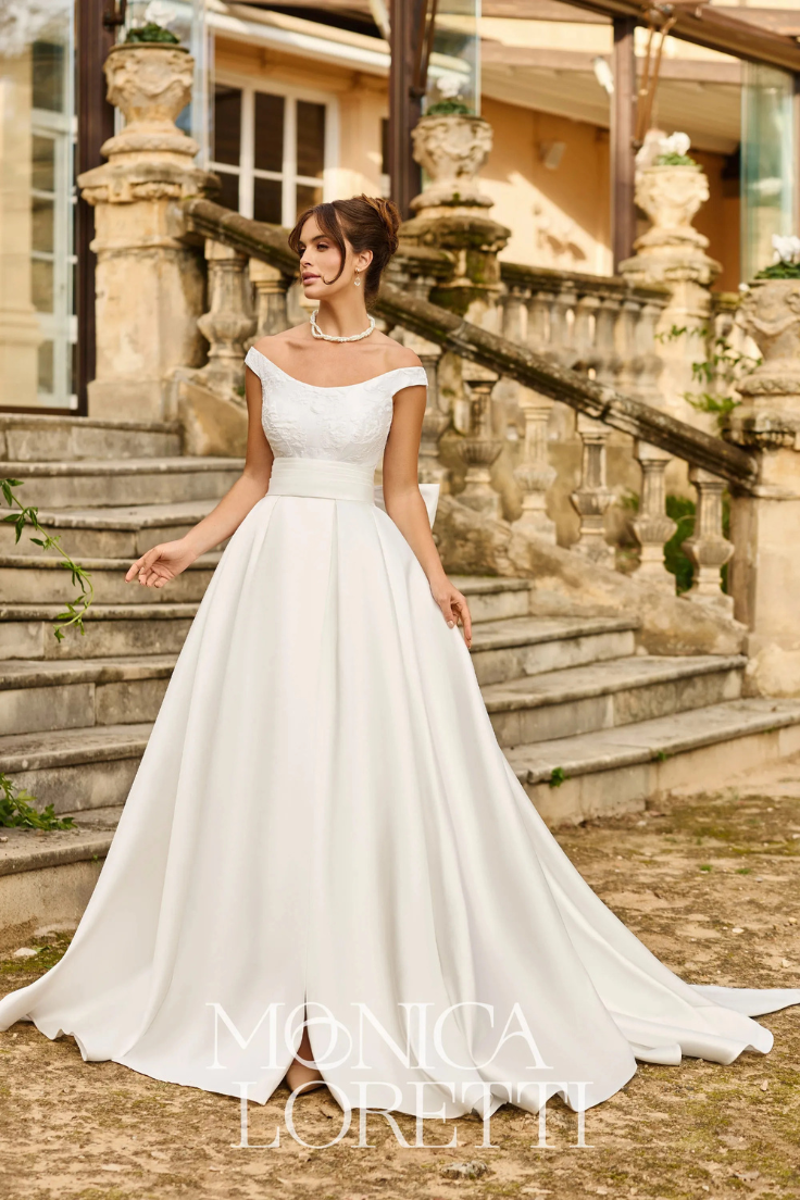 vestido de novia monica loretti nueva coleccion 8374 en remedios novias malaga bridal