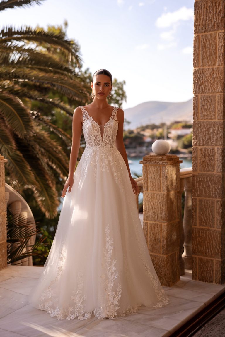 vestido novia nueva coleccion 8268 en remedios novias malaga cosmobella demetrios