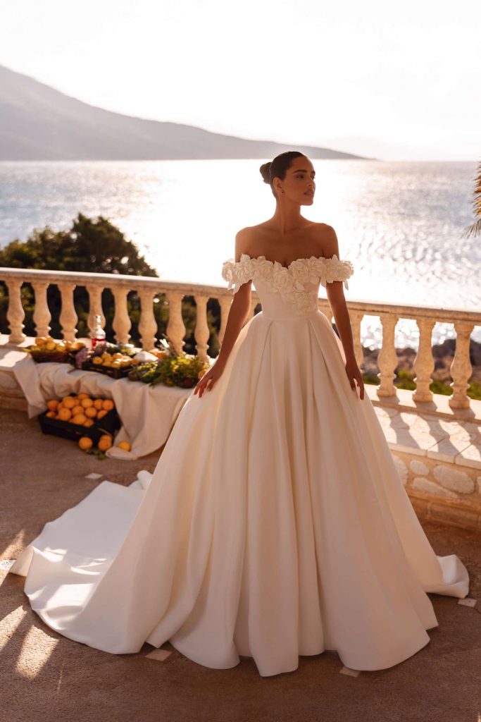 vestido novia nueva coleccion 8281 en remedios novias malaga cosmobella demetrios