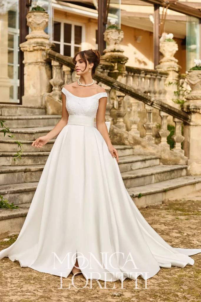 vestido de novia monica loretti nueva coleccion 8374 en remedios novias malaga bridal